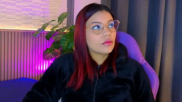 TiffanyWalk online show from 11-12-25, 10:41