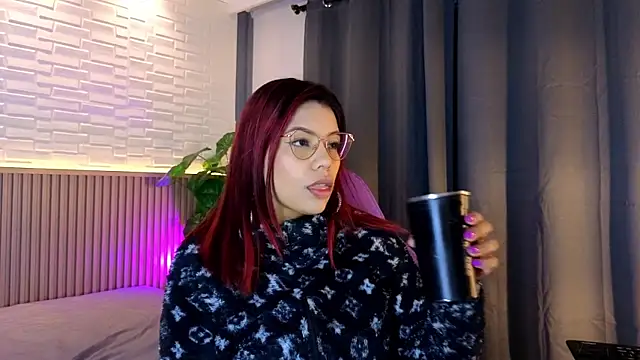 TiffanyWalk online show from 10-22-25, 10:47