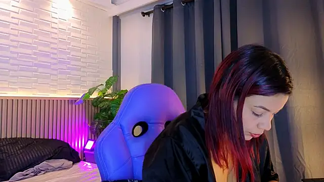 TiffanyWalk online show from 11-01-25, 11:15