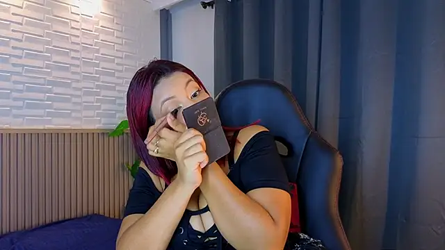 TiffanyWalk online show from 09-18-25, 11:24