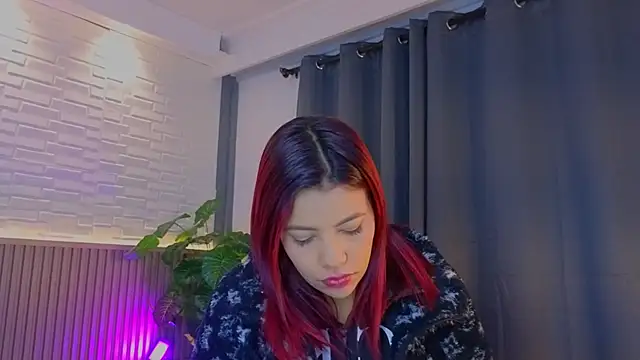 TiffanyWalk online show from 10-09-25, 10:27