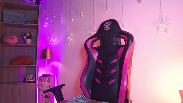 Madison Mayer online show from 11-15-25, 02:21