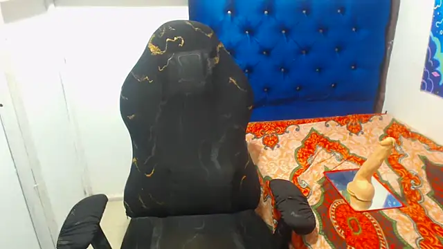 latina bigboos25 online show from 04-23-26, 09:49