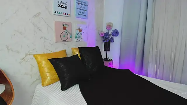 sophie-carter online show from 09-30-25, 08:04