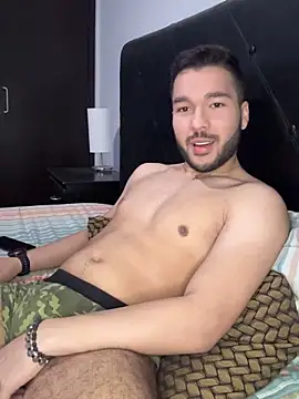 Snapshot of alejocoleman chatting on 10-28-25, 09:47 alejocoleman online show from 10-28-25, 09:47