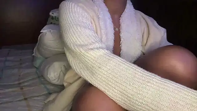 Snapshot of cammydebora chatting on 06-18-26, 12:20 cammydebora online show from 06-18-26, 12:20