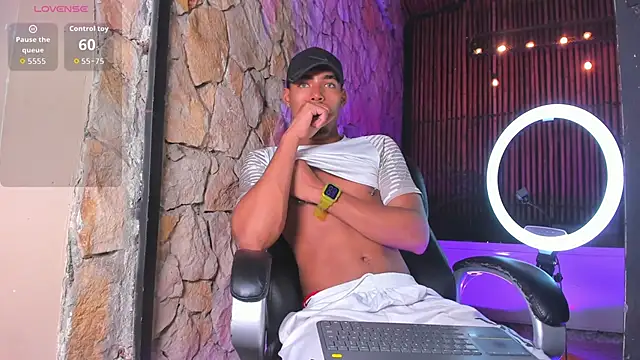 Snapshot of LiamByrne chatting on 12-15-25, 07:03 LiamByrne online show from 12-15-25, 07:03