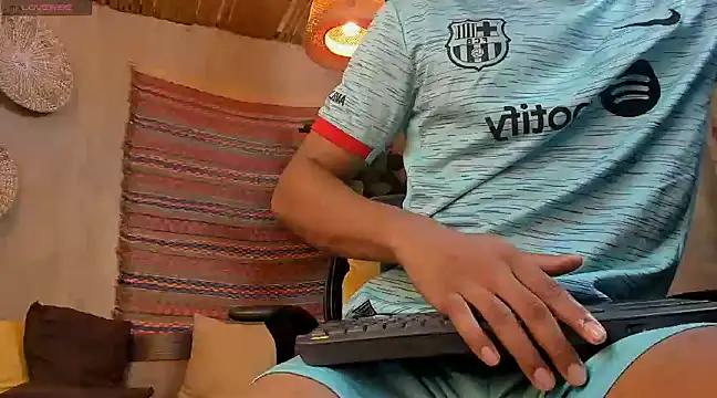 Snapshot of LiamByrne chatting on 03-21-25, 06:49 LiamByrne online show from 03-21-25, 06:49