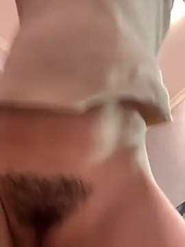 Snapshot of aa520uv chatting on 02-18-26, 02:13 aa520uv online show from 02-18-26, 02:13