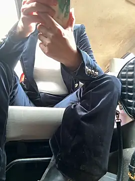 aa520uv online show from 11-03-25, 03:34