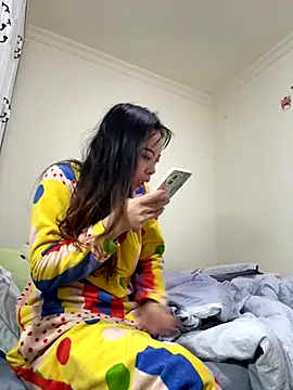 aa520uv online show from 11-23-25, 01:04