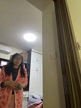 Snapshot of aa520uv chatting on 02-12-26, 02:28 aa520uv online show from 02-12-26, 02:28