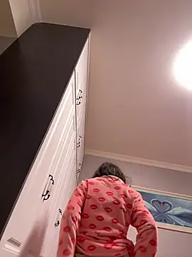 Snapshot of aa520uv chatting on 02-24-26, 01:28 aa520uv online show from 02-24-26, 01:28