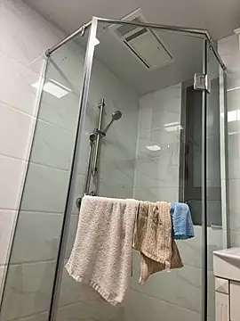 aa520uv online show from 01-10-26, 01:39