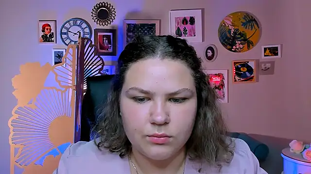 Snapshot of FlorenceAnderson chatting on 09-23-25, 09:16 FlorenceAnderson online show from 09-23-25, 09:16