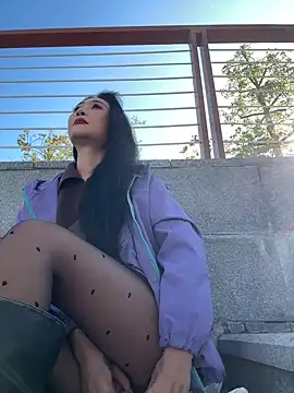 linger-23 online show from 12-23-25, 06:56