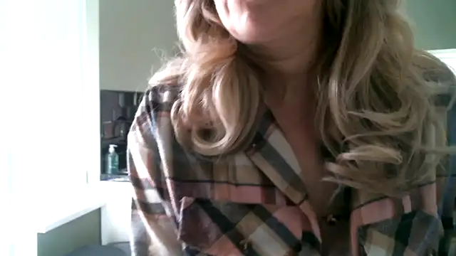 MissHoneyPenny online show from 05-22-26, 09:51