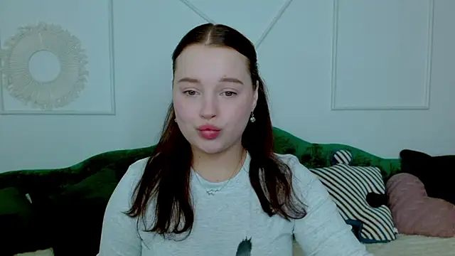 Cute kitty- online show from 10-16-25, 08:06