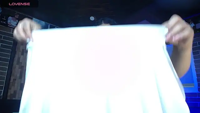 Snapshot of kriss_sweetboobs10 chatting on 06-26-26, 06:03 kriss sweetboobs10 online show from 06-26-26, 06:03