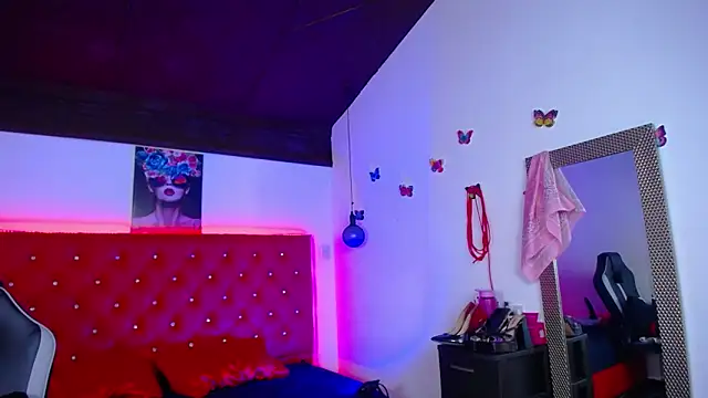 kriss sweetboobs10 online show from 11-07-25, 12:21