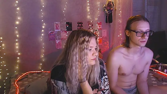 Your Horny Friends online show from 04-19-26, 02:51