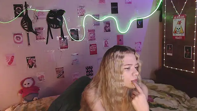 Your Horny Friends online show from 11-01-25, 02:11