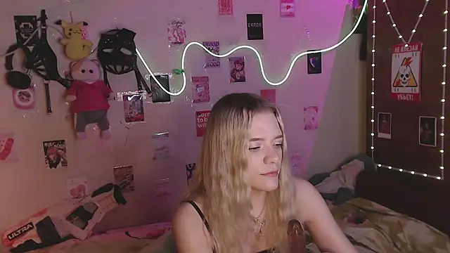 Your Horny Friends online show from 11-03-25, 02:31