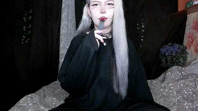 amelia mays xx online show from 11-08-25, 08:12