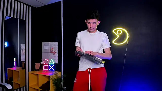 Danny  Magic online show from 03-22-25, 01:41