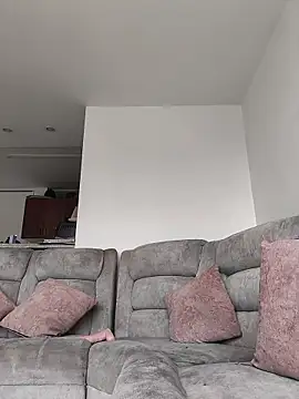 EmmaReyez online show from 01-13-26, 05:50