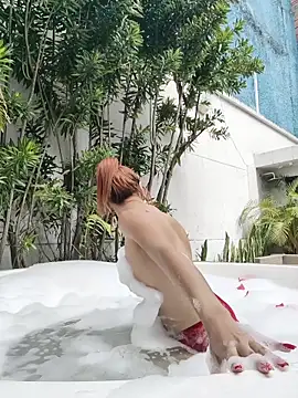 EmmaReyez online show from 10-29-25, 02:38