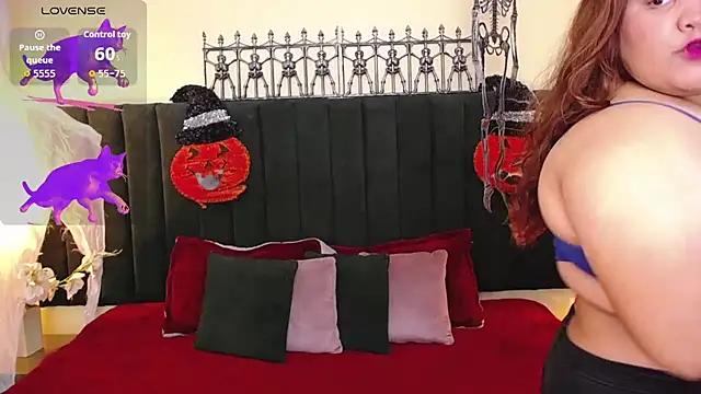 ailyn maury online show from 11-04-25, 01:42