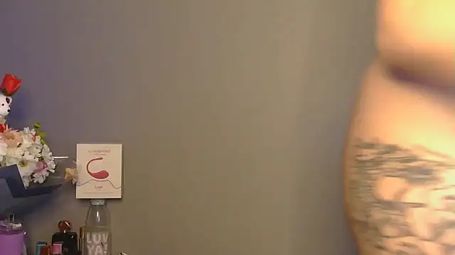 Snapshot of Amesthyst_destiny chatting on 03-22-25, 03:20 Amesthyst destiny online show from 03-22-25, 03:20