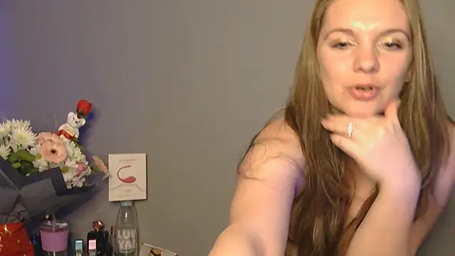 Snapshot of Amesthyst_destiny chatting on 03-15-25, 09:38 Amesthyst destiny online show from 03-15-25, 09:38