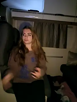 Snapshot of Amesthyst_destiny chatting on 09-10-25, 03:38 Amesthyst destiny online show from 09-10-25, 03:38