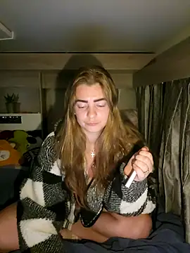 Snapshot of Amesthyst_destiny chatting on 10-15-25, 01:15 Amesthyst destiny online show from 10-15-25, 01:15