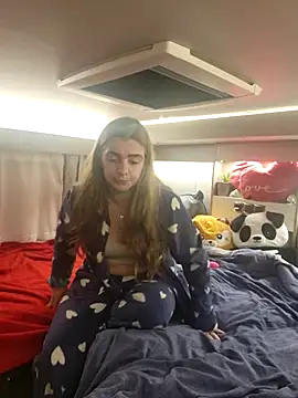 Snapshot of Amesthyst_destiny chatting on 10-17-25, 02:26 Amesthyst destiny online show from 10-17-25, 02:26