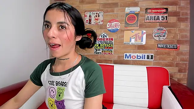 Snapshot of miss_melodi chatting on 03-19-25, 09:16 miss melodi online show from 03-19-25, 09:16