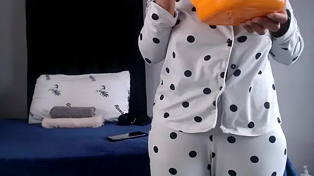 Hotytoty26 online show from 06-20-26, 11:26