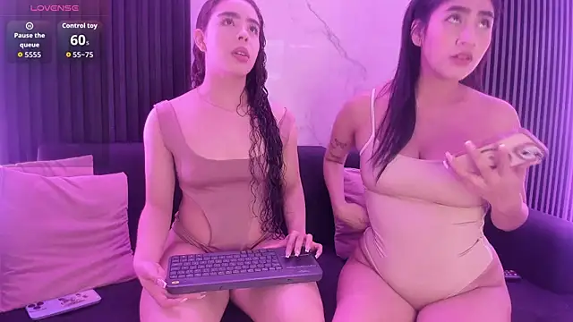 MiaScott5 online show from 11-20-25, 03:40