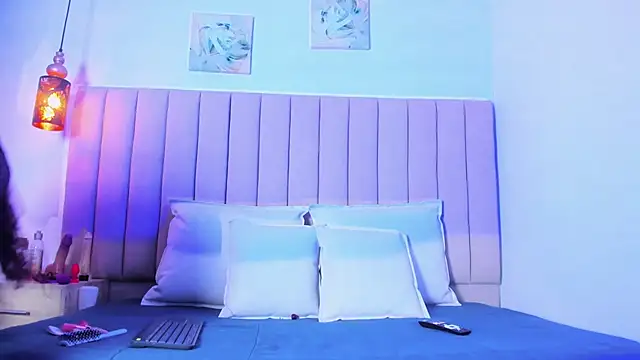 NicoleMadrird online show from 11-11-25, 07:52