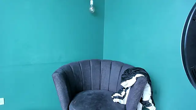 Alice 26  online show from 10-20-25, 08:20