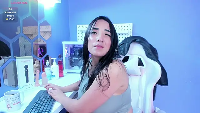 Alice 26  online show from 12-03-25, 01:54