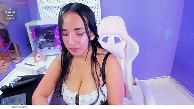 Alice 26  online show from 11-14-25, 01:59