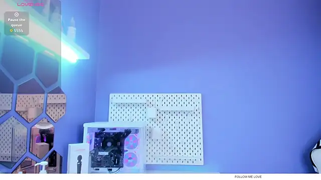 Alice 26  online show from 11-11-25, 02:01