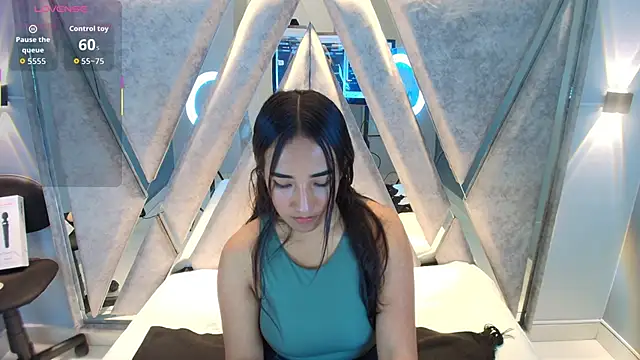 Alice 26  online show from 10-29-25, 08:08