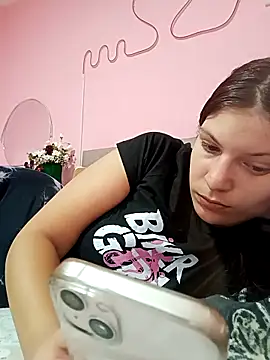 Snapshot of MeCherryy chatting on 09-24-25, 01:17 MeCherryy online show from 09-24-25, 01:17