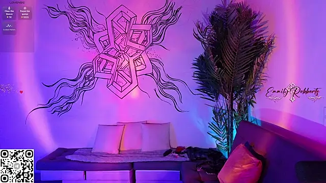 Emmi Roberts online show from 04-23-26, 01:01