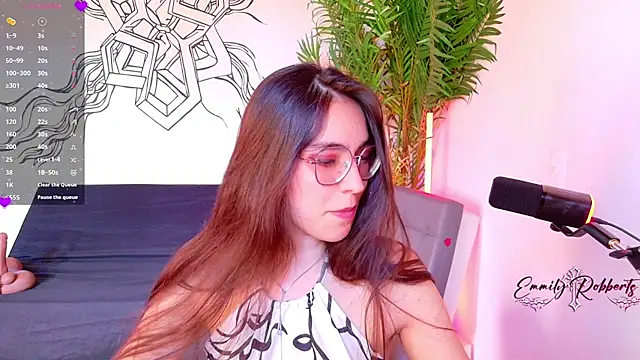 Emmi Roberts online show from 03-07-26, 09:42