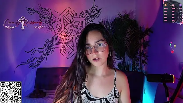 Emmi Roberts online show from 05-08-26, 03:21